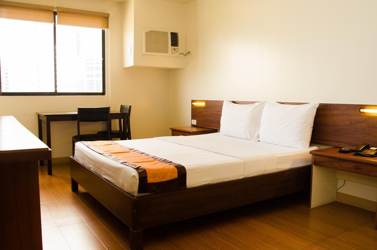 M Suites Hotel Makati City Exterior foto