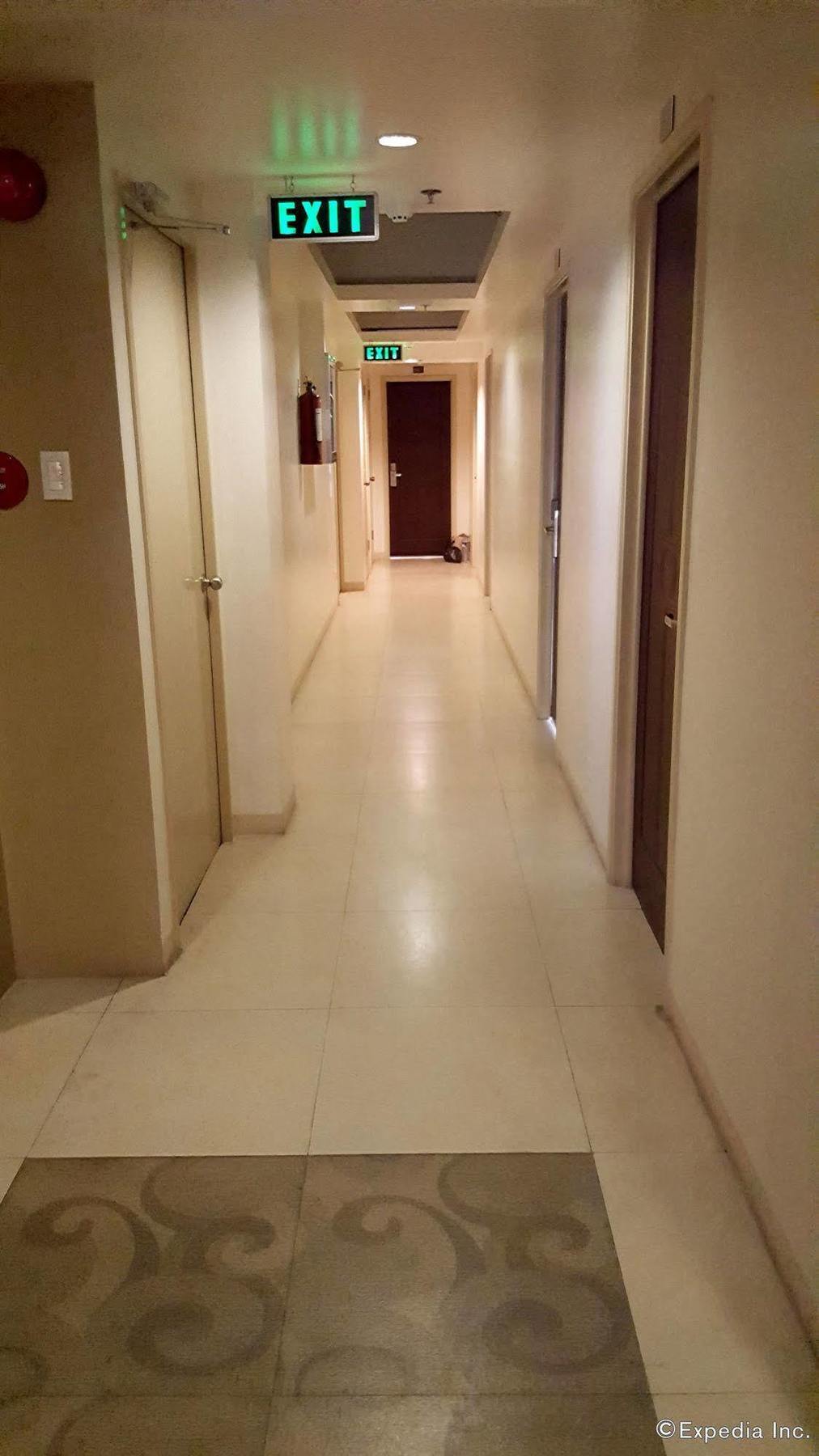 M Suites Hotel Makati City Exterior foto